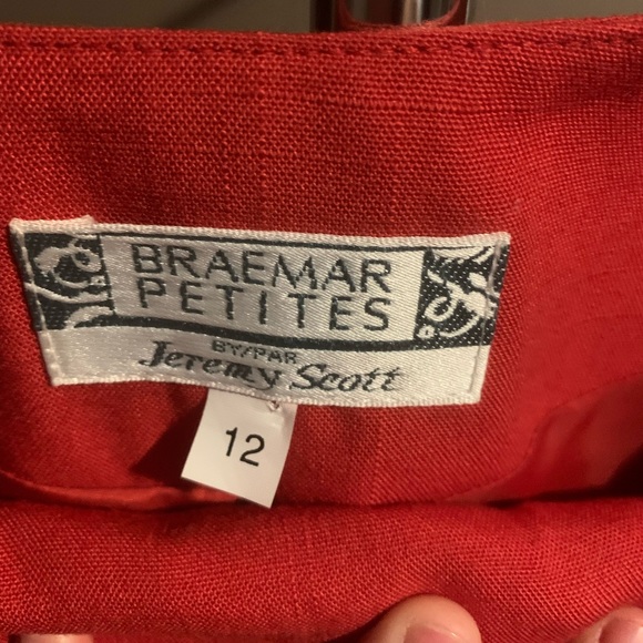 Braemar Petites By Jeremy Scott Red Suit. Short Sleeved Blazer And Pleated Pants - Picture 2 of 4